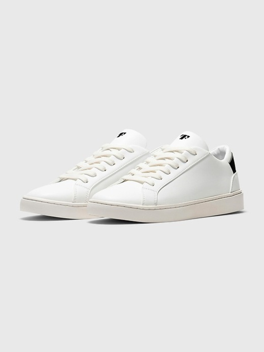 Thousand Fell Lace Up Sneaker Womens Size 7